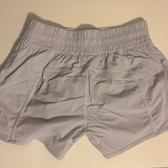 Lululemon shorts 4'' - White - Picture 2 of 2